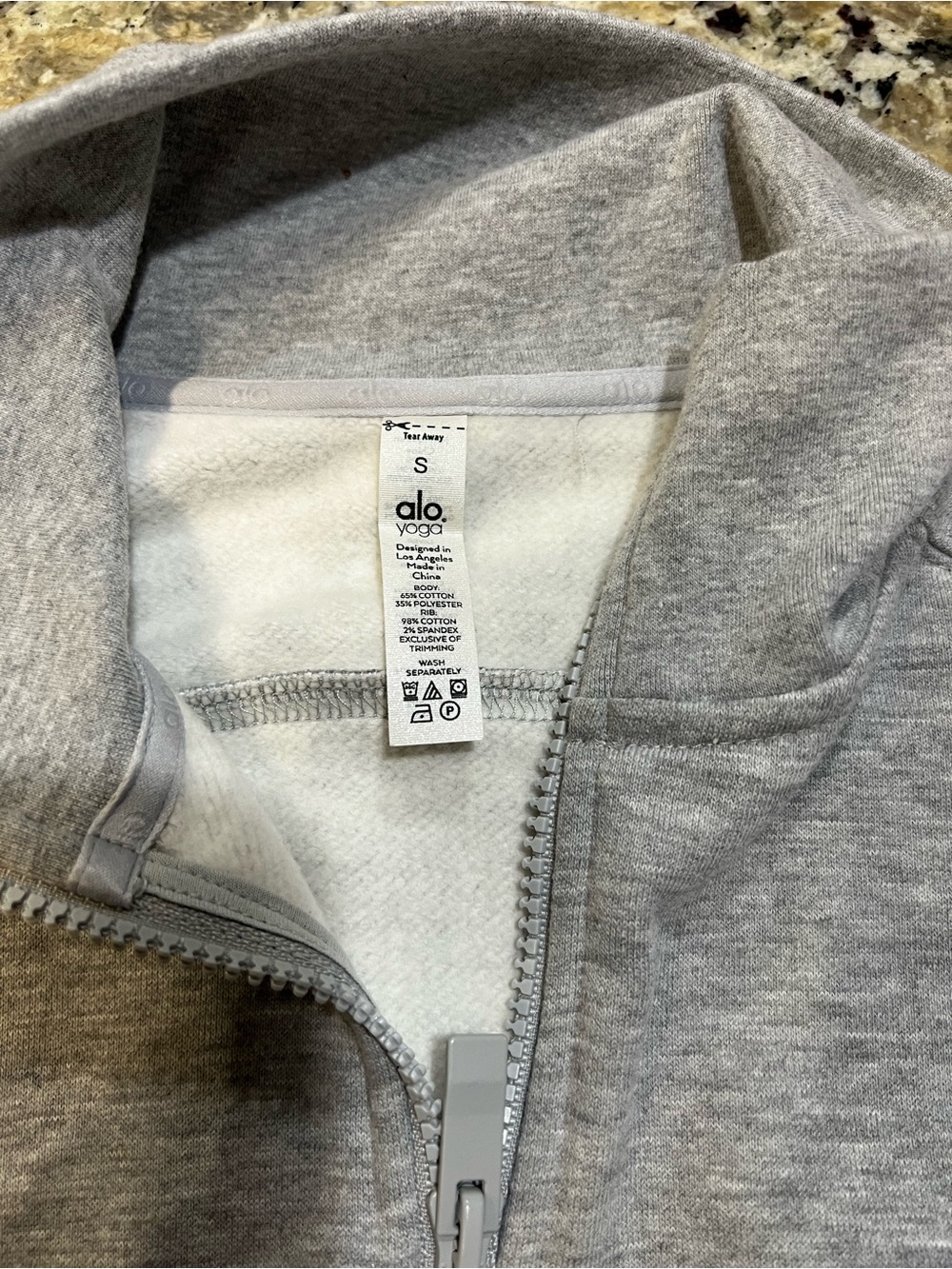 Alo Yoga Vixen Fleece Cropped Half-Zip Sweat Top in Light Gray - Picture 8 of 8